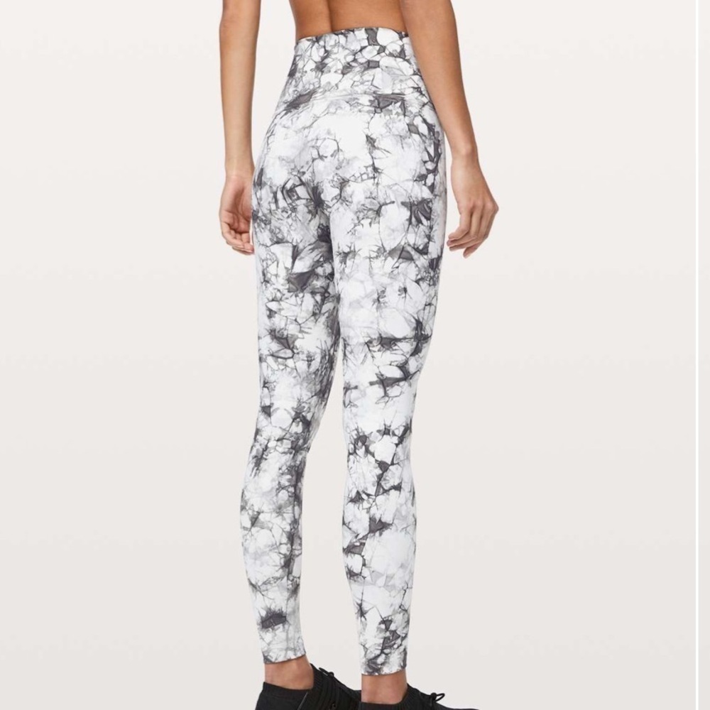 Lululemon Size 8 Wunder Under High-Rise Tight Dual Shibori Full-On Luxtreme 28'' - Picture 5 of 5